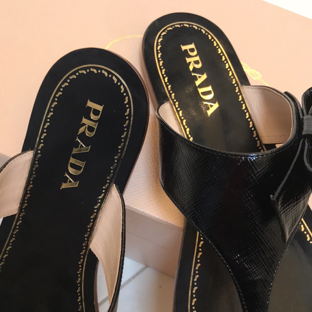 Prada sandals size 39.5 (video) - Picture 3 of 4
